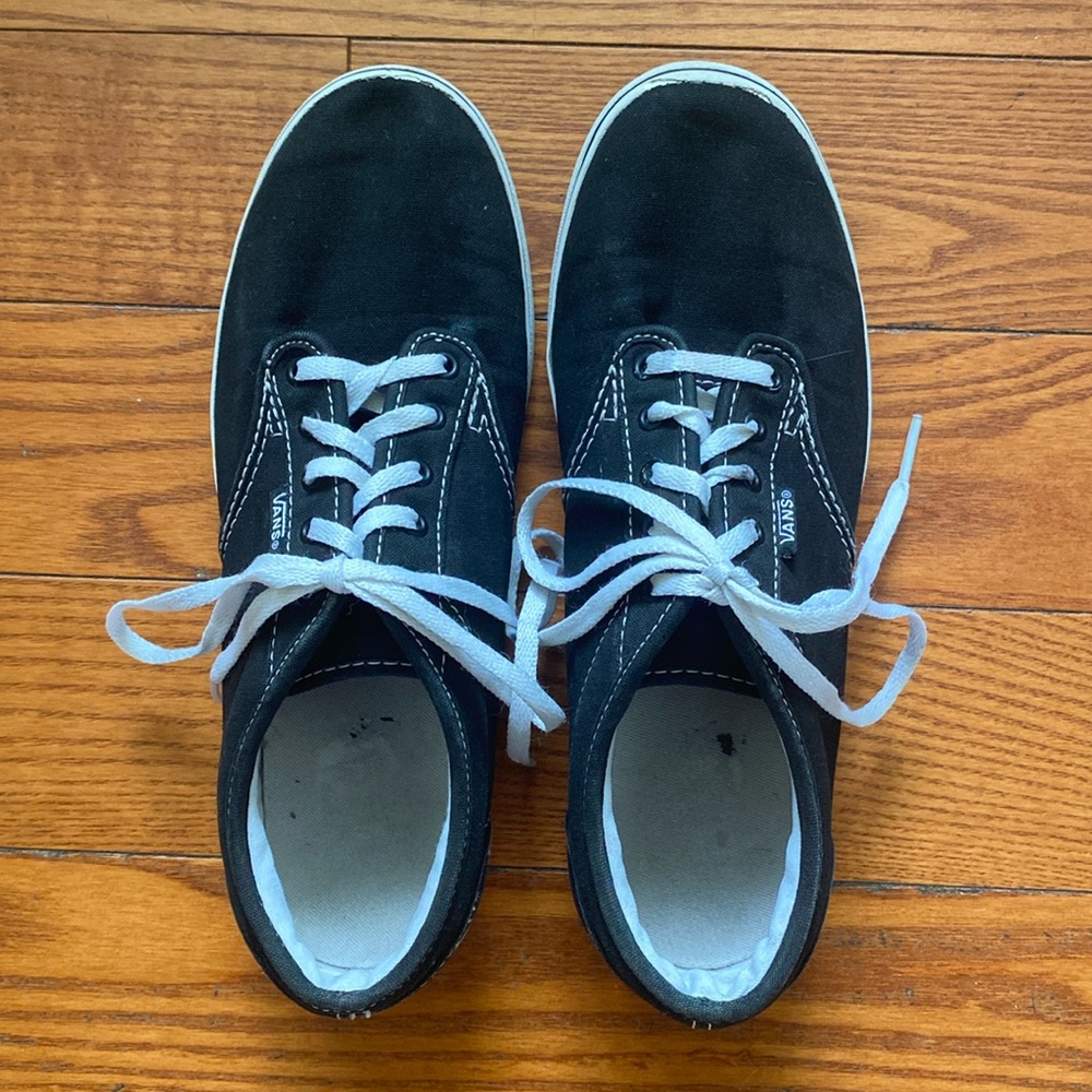 👟Vans “Off the wall” black sneakers/running shoes size 8 black/white womens.